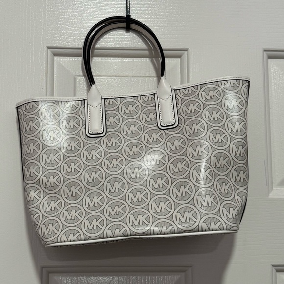 michael kors mini tote - Picture 3 of 6